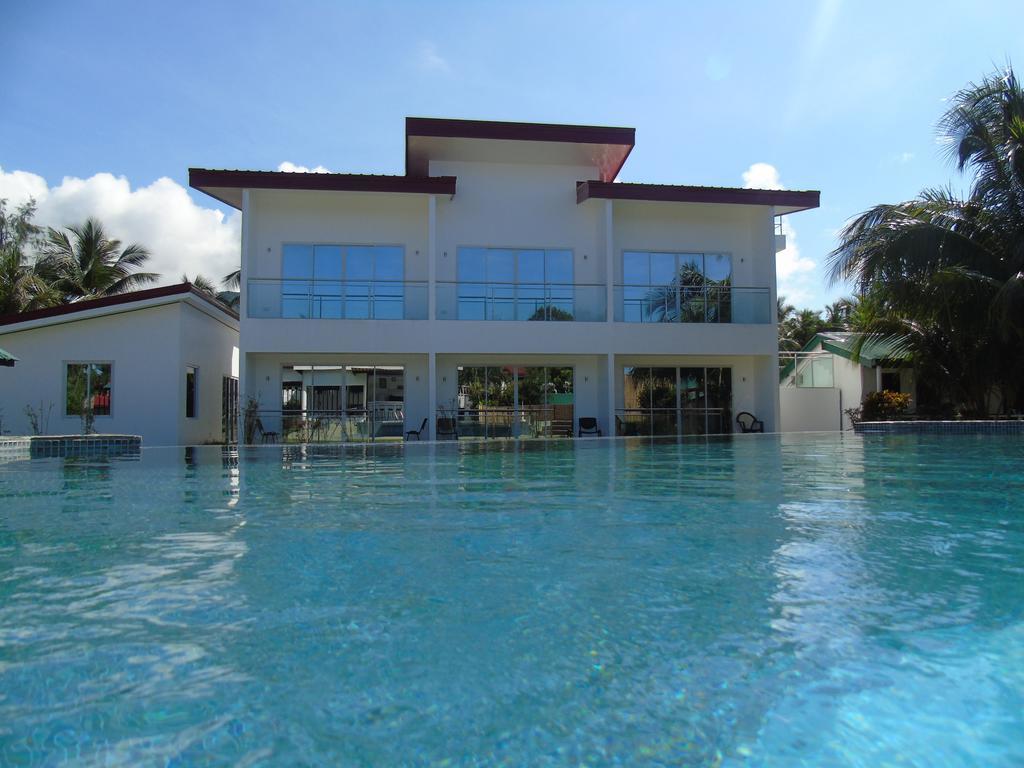 Phaidon Beach Resort Pandan Bagian luar foto