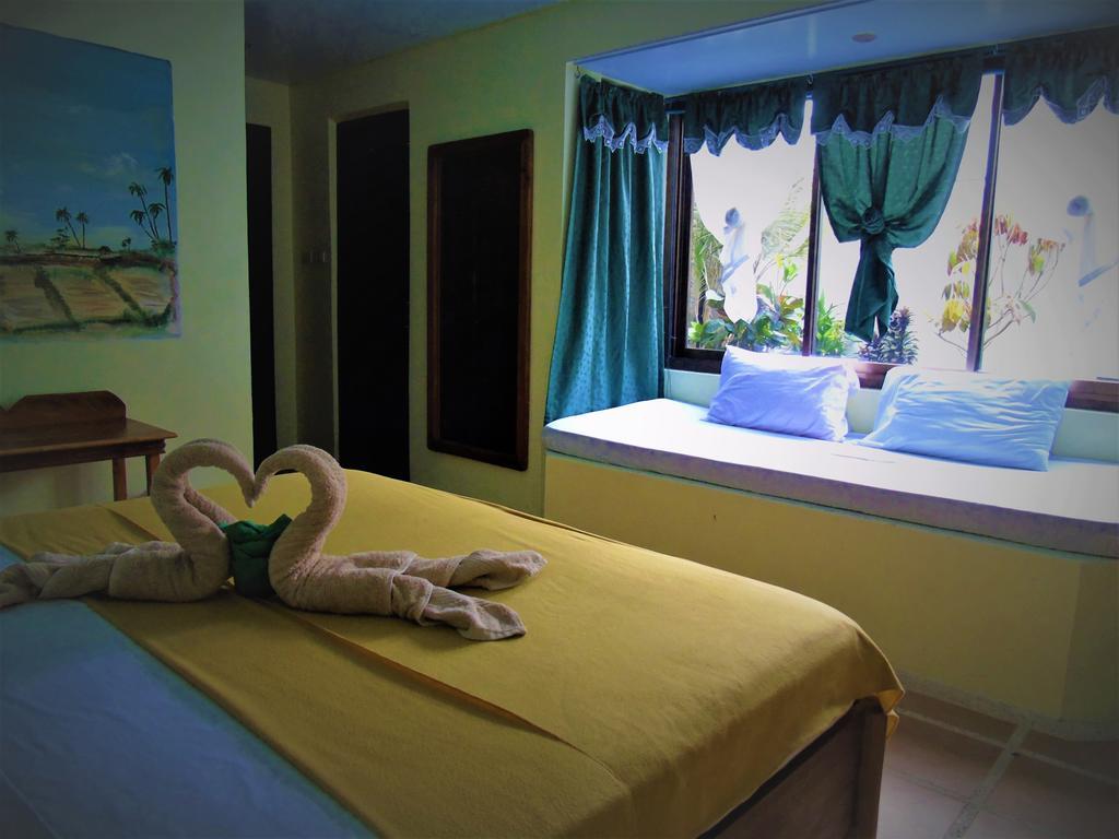 Phaidon Beach Resort Pandan Bagian luar foto